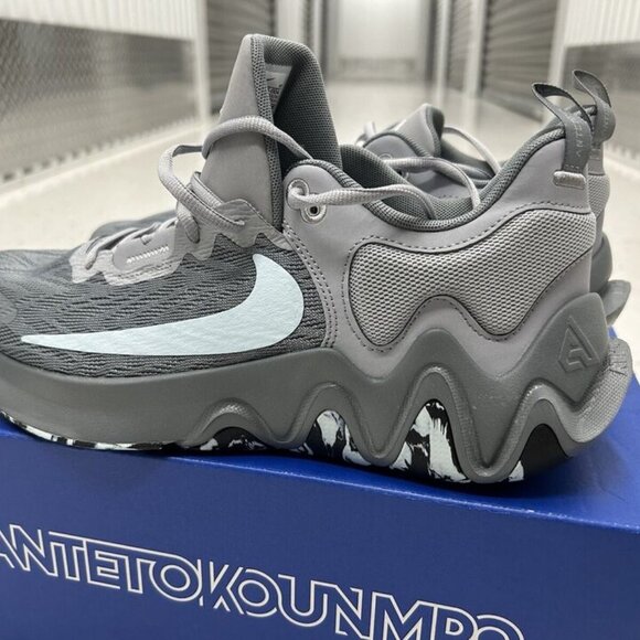 Nike Giannis Immortality 2🔥New Mens Grey Basketball Shoes DM0825 004 Sz10.5 - Picture 3 of 7